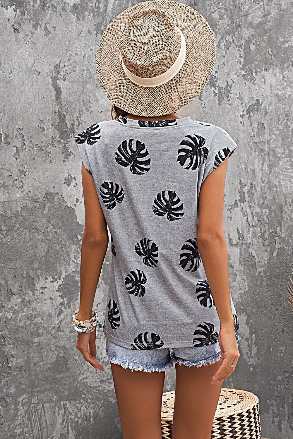 Printed Capped Sleeve Round Neck Top.