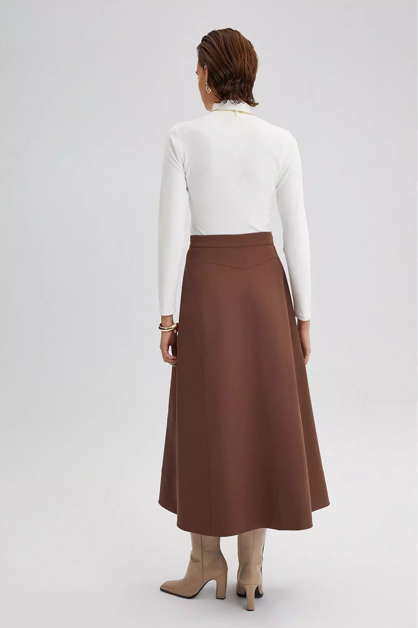 Crepe Skirt with Button.